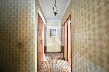 Corredor  de casa à venda com 5 quartos, 250m² em Vila Alexandria, São Paulo