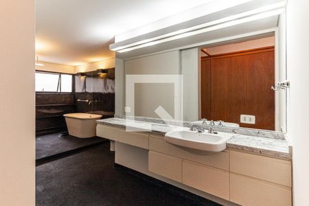 Suíte de apartamento para alugar com 2 quartos, 260m² em Consolação, São Paulo