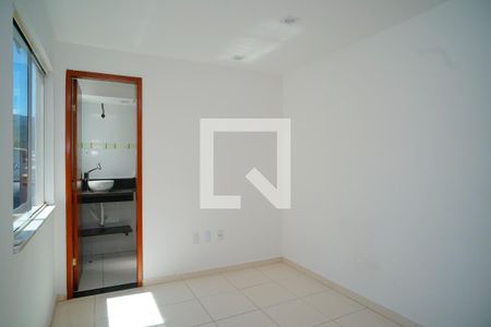 Quarto 2 de apartamento para alugar com 2 quartos, 66m² em São José de Imbassai, Maricá