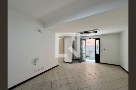 Casa à venda com 4 quartos, 254m² em Indianópolis, São Paulo