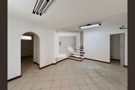 Casa à venda com 4 quartos, 254m² em Indianópolis, São Paulo