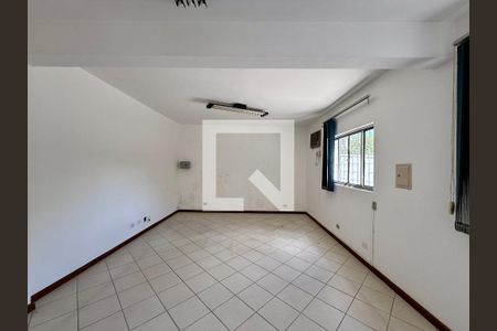 Casa à venda com 4 quartos, 254m² em Indianópolis, São Paulo