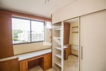 Quarto de apartamento para alugar com 3 quartos, 220m² em Vila Valqueire, Rio de Janeiro