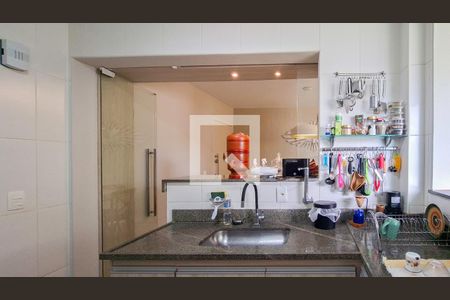 Cozinha e Área de Serviço de apartamento para alugar com 3 quartos, 90m² em Sion, Belo Horizonte