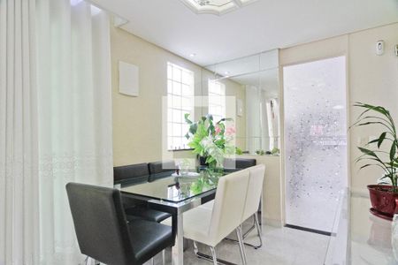 Sala de casa para alugar com 2 quartos, 150m² em Conjunto Residencial Vista Verde, São Paulo