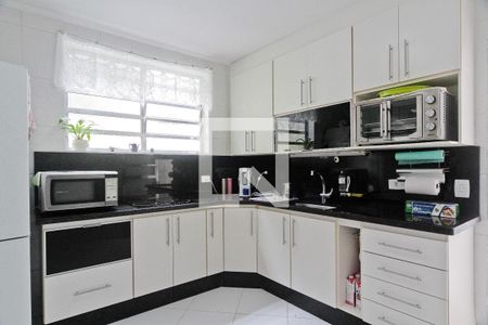 Cozinha de casa para alugar com 2 quartos, 150m² em Conjunto Residencial Vista Verde, São Paulo