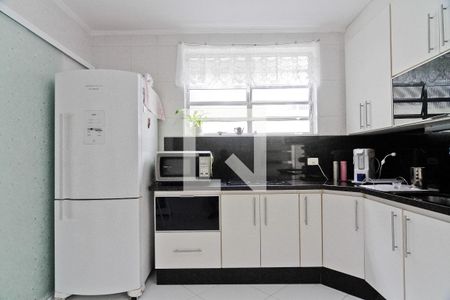 Cozinha de casa para alugar com 2 quartos, 150m² em Conjunto Residencial Vista Verde, São Paulo