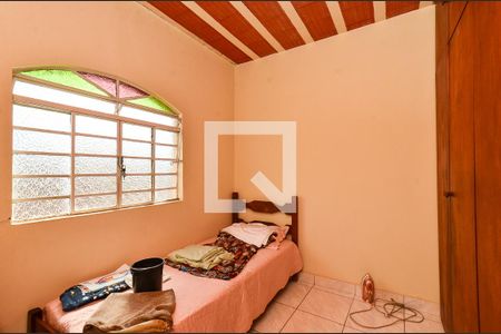 Quarto 2 Casa 1 de casa à venda com 4 quartos, 210m² em Ipiranga, Belo Horizonte