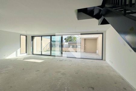 Casa à venda com 3 quartos, 310m² em Centro Empresarial Tamboré, Santana de Parnaíba