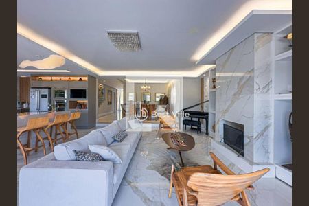 Casa à venda com 4 quartos, 420m² em Alphaville, Santana de Parnaíba