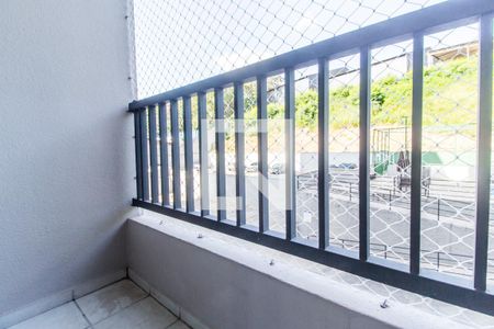 Varanda de apartamento para alugar com 2 quartos, 45m² em Vila Caldas, Carapicuíba