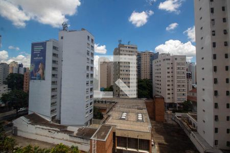 VISTA DA SALA de apartamento para alugar com 2 quartos, 79m² em Centro, Campinas