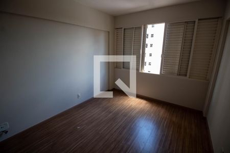 QUARTO 1 de apartamento para alugar com 2 quartos, 79m² em Centro, Campinas