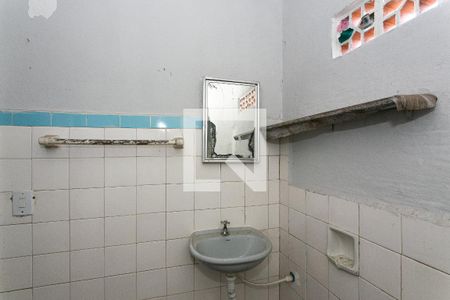 Banheiro de casa para alugar com 1 quarto, 45m² em Vila Antonina, São Paulo