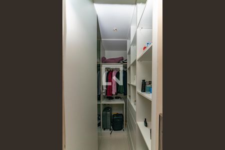 Closet da suíte de casa à venda com 5 quartos, 220m² em Cinquentenario, Belo Horizonte