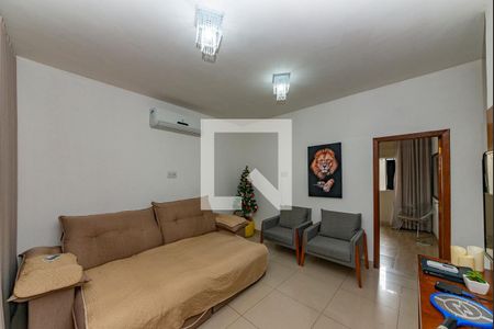 Sala 1 de casa à venda com 5 quartos, 220m² em Cinquentenario, Belo Horizonte