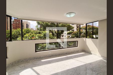 Sala de apartamento à venda com 3 quartos, 242m² em Indianópolis, São Paulo