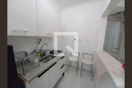 Cozinha de apartamento para alugar com 1 quarto, 92m² em Centro, São Vicente