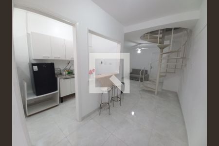 Cozinha de apartamento para alugar com 1 quarto, 92m² em Centro, São Vicente