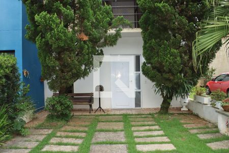 Casa de Condomínio para alugar com 3 quartos, 89m² em Granja Viana, Cotia