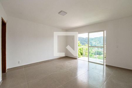 Casa à venda com 4 quartos, 480m² em Itaipu, Niterói