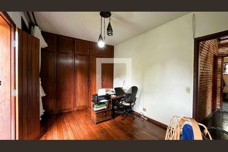 Casa à venda com 4 quartos, 350m² em Luxemburgo, Belo Horizonte
