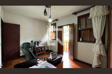 Casa à venda com 4 quartos, 350m² em Luxemburgo, Belo Horizonte