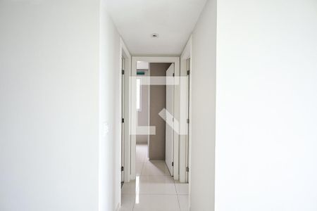 Corredor de apartamento para alugar com 2 quartos, 64m² em Vila Suzana, São Paulo