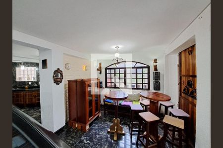 SALA de casa à venda com 2 quartos, 160m² em Vila Bertioga, São Paulo