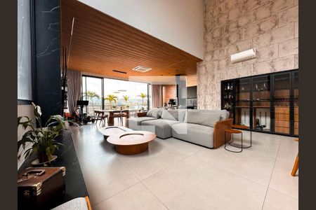 Casa à venda com 4 quartos, 347m² em Cidade Tamboré, Santana de Parnaíba