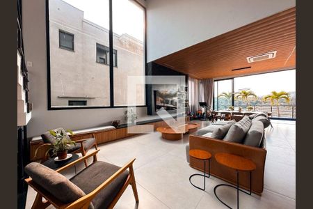 Casa à venda com 4 quartos, 347m² em Cidade Tamboré, Santana de Parnaíba