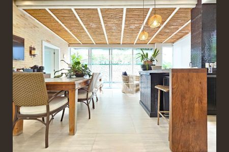 Casa à venda com 4 quartos, 350m² em Residencial Dez (Alphaville), Santana de Parnaíba