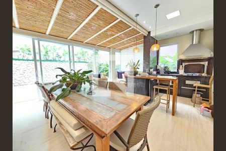 Casa à venda com 4 quartos, 350m² em Residencial Dez (Alphaville), Santana de Parnaíba