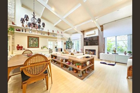 Casa à venda com 4 quartos, 350m² em Residencial Dez (Alphaville), Santana de Parnaíba