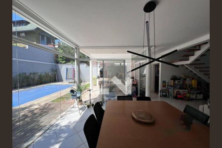 Casa à venda com 3 quartos, 300m² em Residencial Tres (Alphaville), Santana de Parnaíba