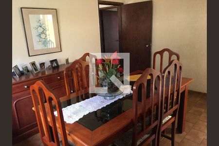 Casa à venda com 4 quartos, 194m² em Cachoeirinha, Belo Horizonte