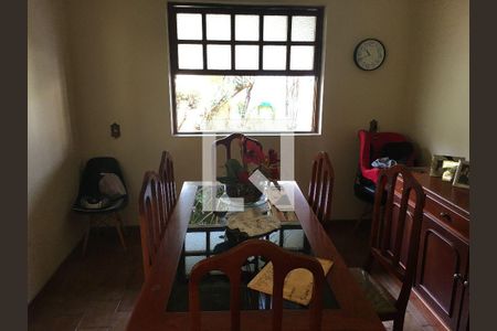 Casa à venda com 4 quartos, 194m² em Cachoeirinha, Belo Horizonte