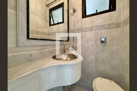 Lavabo de apartamento à venda com 4 quartos, 180m² em Jardim Umuarama, São Paulo