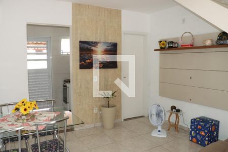 Casa de Condomínio para alugar com 2 quartos, 60m² em Água Espraiada, Cotia
