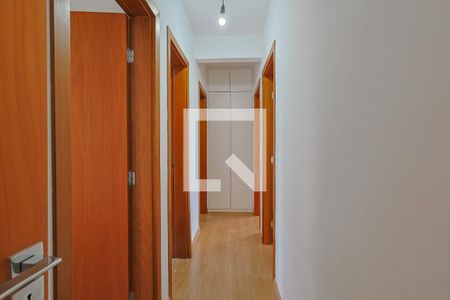 Corredor de apartamento à venda com 4 quartos, 130m² em Ouro Preto, Belo Horizonte