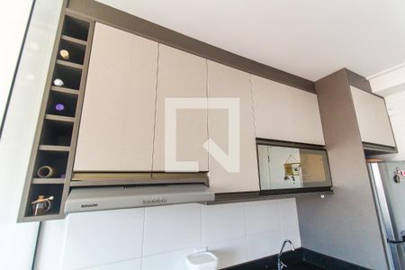Sala/Cozinha de apartamento à venda com 2 quartos, 33m² em Vila Carmosina, São Paulo
