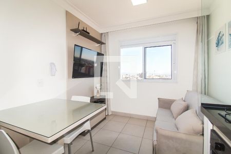 Sala/Cozinha de apartamento à venda com 2 quartos, 33m² em Vila Carmosina, São Paulo