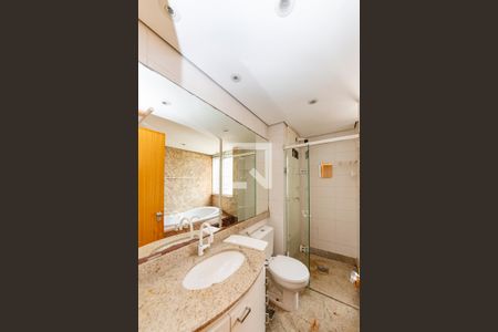 Banheiro da Suíte de apartamento para alugar com 3 quartos, 96m² em Vila da Serra, Nova Lima