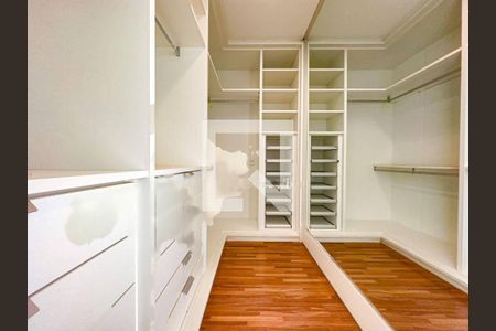 Casa à venda com 5 quartos, 730m² em Alphaville Conde II, Barueri