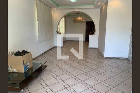 Casa à venda com 4 quartos, 538m² em Taquara, Rio de Janeiro