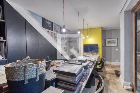 Casa à venda com 4 quartos, 320m² em Jardim Petropolis, São Paulo