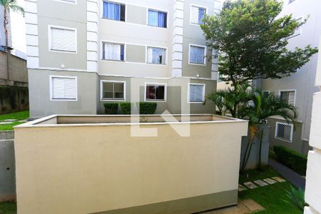 Sala  vista de apartamento para alugar com 2 quartos, 48m² em Parque Munhoz, São Paulo