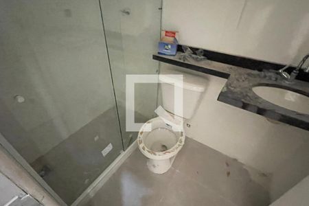 Banheiro de casa para alugar com 2 quartos, 60m² em Parque Pauliceia, Duque de Caxias