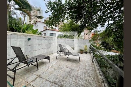 Casa à venda com 4 quartos, 200m² em Pacaembu, São Paulo