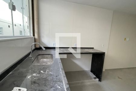 Sala de casa para alugar com 2 quartos, 60m² em Parque Pauliceia, Duque de Caxias